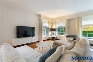 Charmante villa met zwembad op 891m² grond met een zonnige zuid-westgerichte tuin, gelegen in de gegeerde Elsdonckwijk te Wilrijk, nabij...