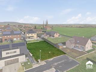 Te koop: mooi stuk bouwgrond van 565m² in de Lucien Stormestraat, Heuvelland, West-Vlaanderen. Deze open bouwgrond biedt een unieke kans om jouw...