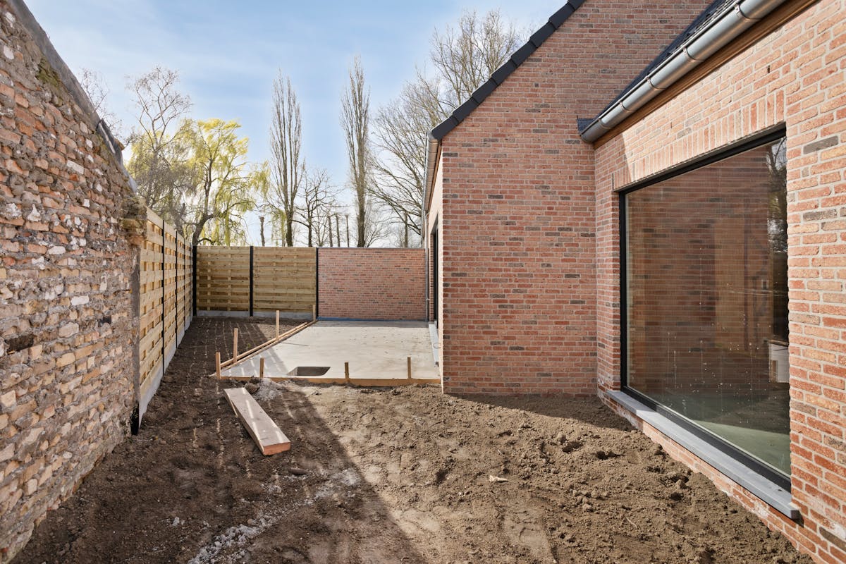 Halfopen nieuwbouwwoning te koop met 3 kamers, oprit en tuin - foto 5