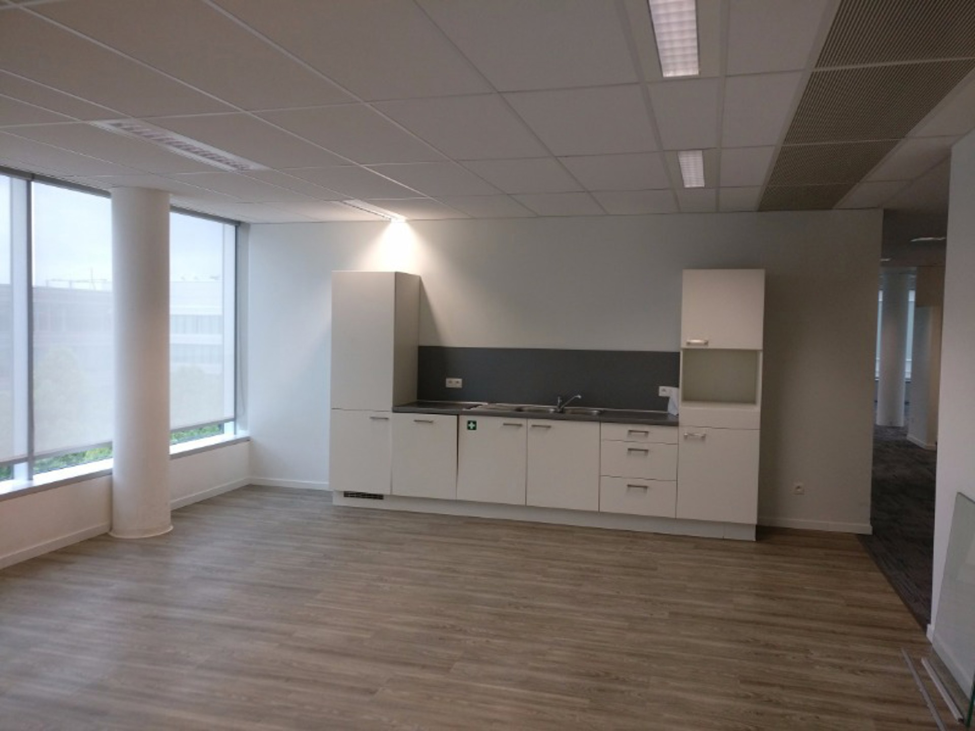 Kantoorruimte van hoge klasse te huur - foto 3