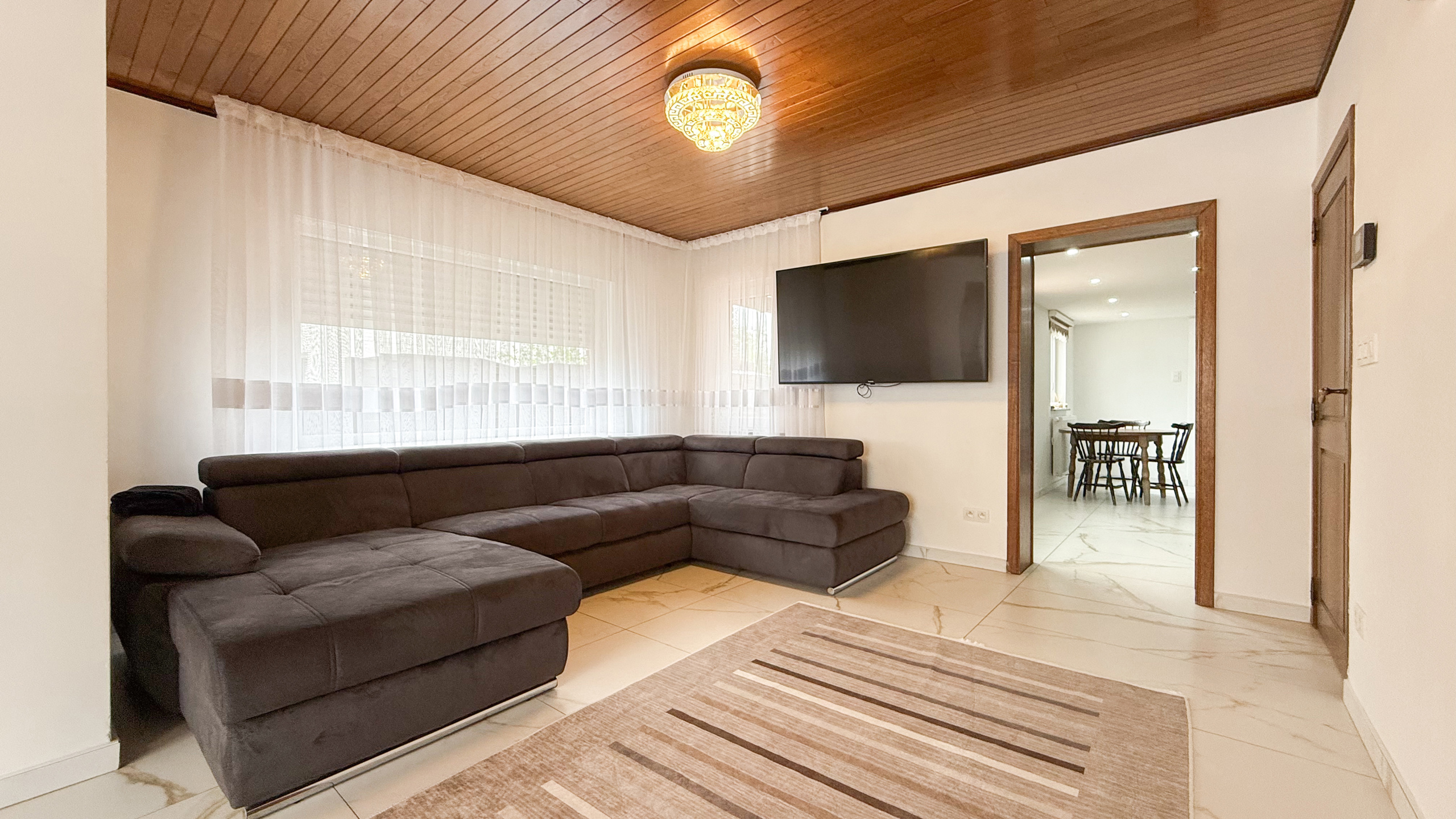 Volledig vernieuwde woning met 4 slp en uitstekende ligging! - foto 2