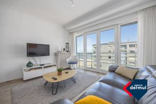 Ruim instapklaar appartement met 2 slaapkamers en een prachtig zijdelings zeezicht vanuit de woonkamer. Gelegen op de 7de verdieping, op...