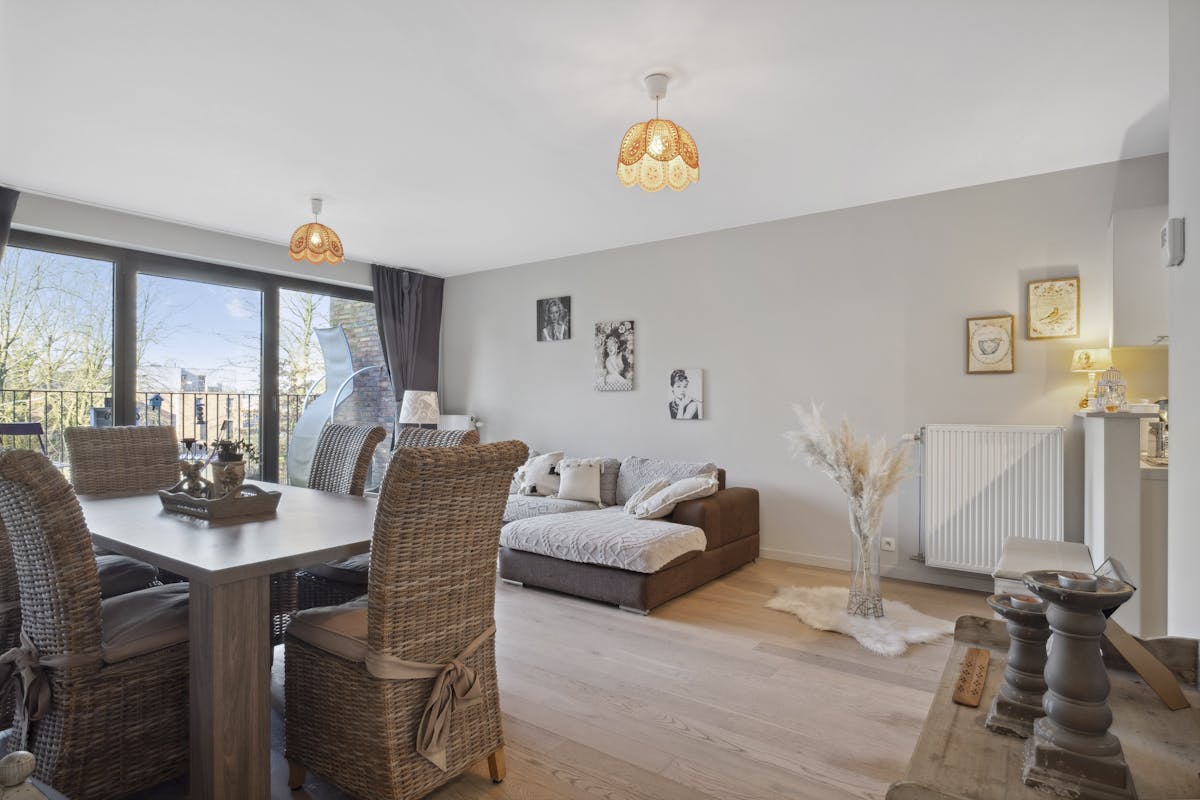 Élégant appartement de 2 chambres avec 2 places de parking - photo 4