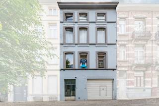 Informatie & bezoeken: 02 315 51 71Sint-Jans-Molenbeek - Vlakbij de site "Tour & Taxi", in een eenrichtingsstraat, biedt We Invest u dit gebouw voor...