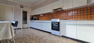 Voor een afspraak bel Kim 0473 72 33 62.Te renoveren woning HOB met 3 slaapkamers op een grondoppervlakte van 490ca.Deze woning ligt op fietsafstand...