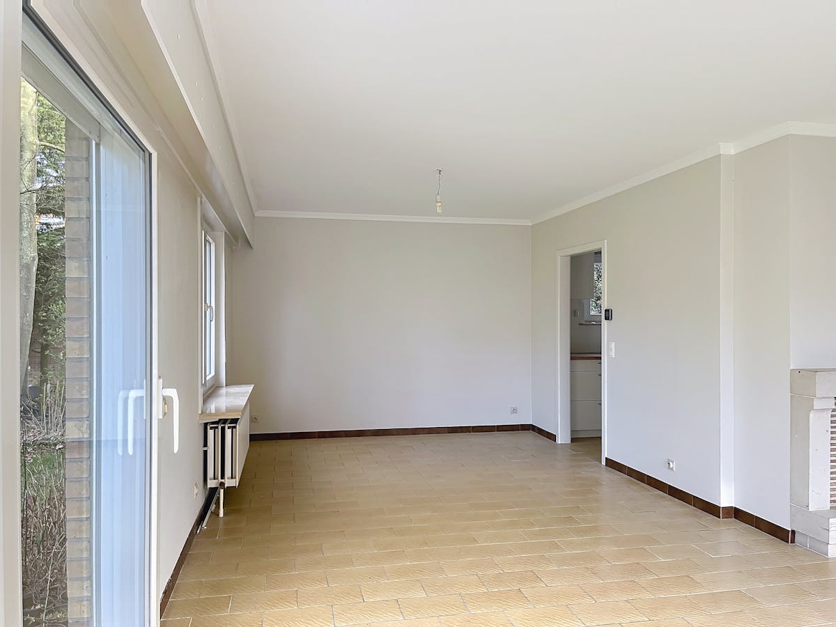 Spacious 4 bedroom apartment with garden for rent in Bruges - photo 3