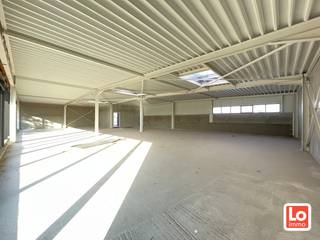Commercial for rent in Lochristi