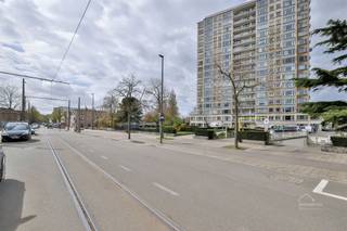 2-slaapkamer appartement met garage Gelegen in de UNESCO-werelderfgoedzone van Huis Guiette, op wandelafstand van Park Den Brandt, Nachtegalenpark en...