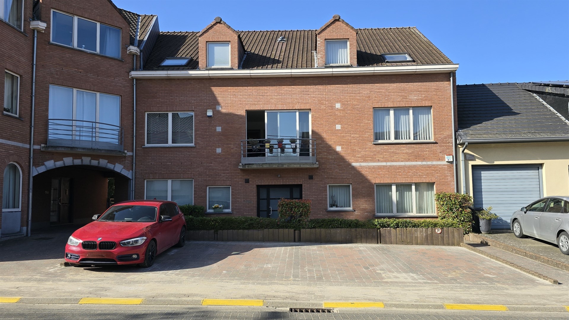 Charming 2-bedroom duplex apartment with terrace in the center of Meerbeek (Kortenberg) - photo 2