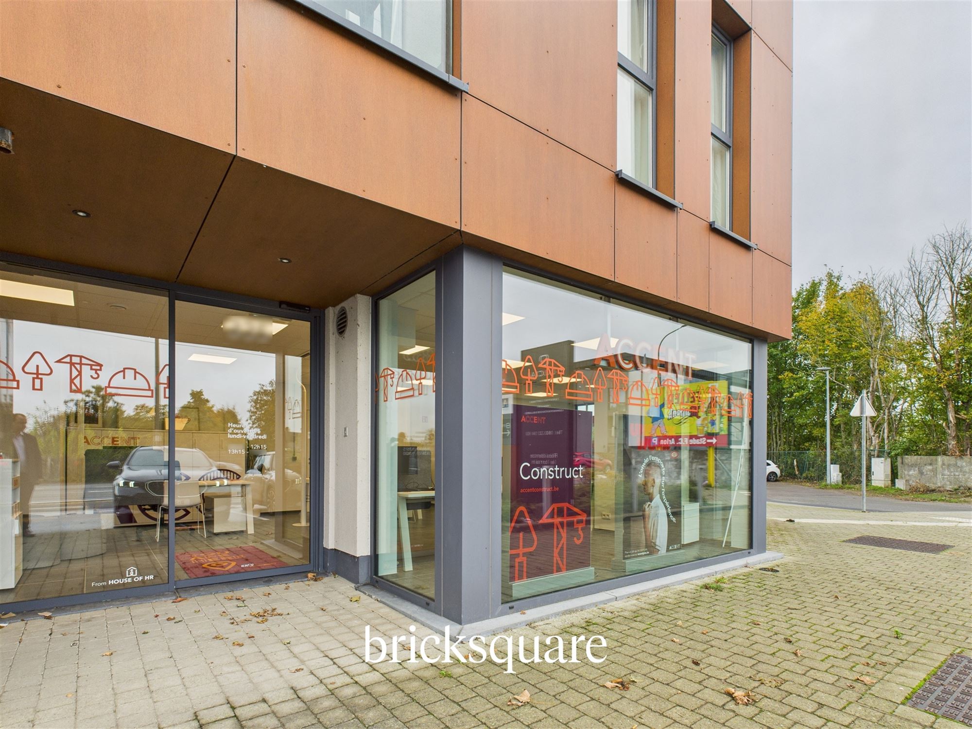 Belles surfaces commerciales louées et en excellent état - photo 3