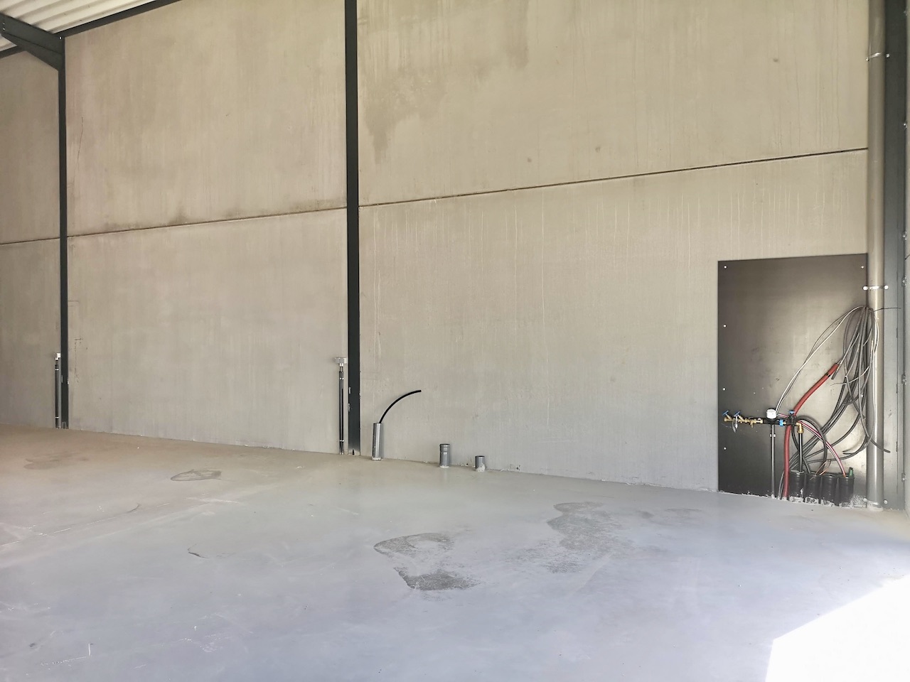 Recent bedrijfsgebouw van 216 m2 met 2 parkeerplaatsen voor 1.044 EUR/mnd excl BTW - foto 5