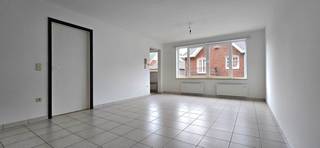 Voor een afspraak bel Kim 0473 72 33 62 Appartement  met 2 slaapkamers op het eerste verdiep in het centrum van Herk-De-Stad met zijn winkels,...