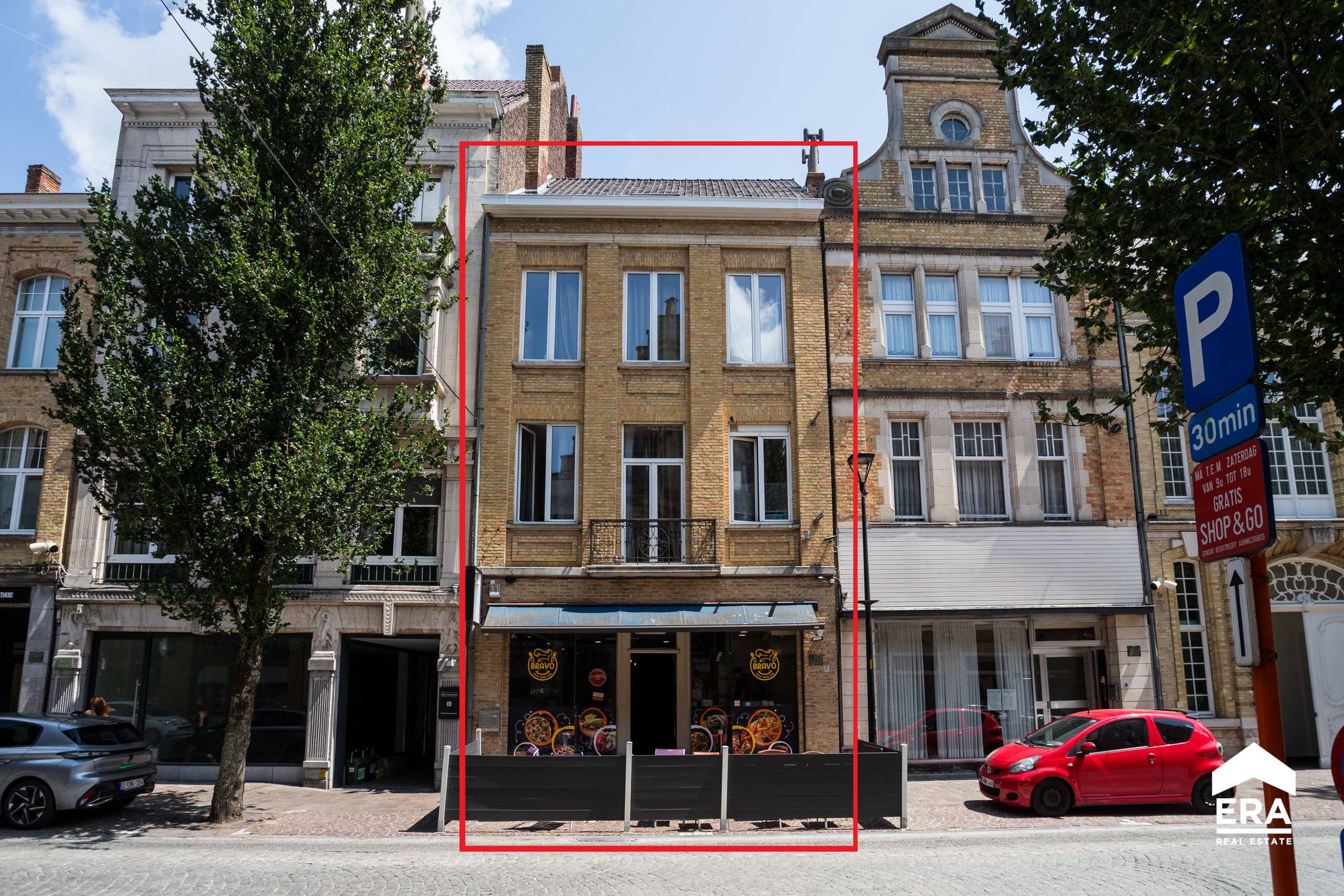 Opbrengsteigendom te koop in het centrum van Ieper - foto 1