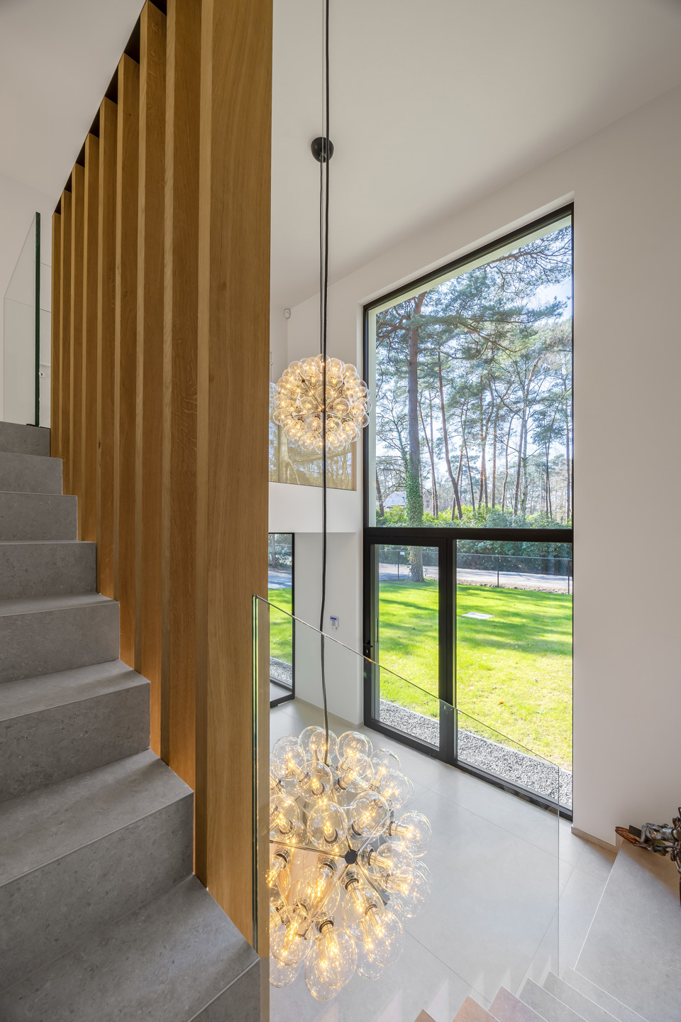 Exclusieve moderne villa met panoramisch zicht op groen - foto 4