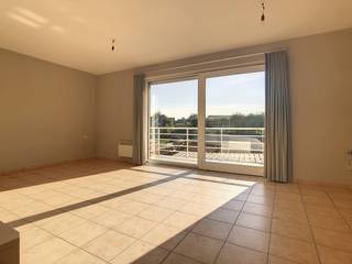 Op zoek naar een instapklaar appartement met alle comfort in het centrum van Staden? Dit lichtrijke appartement op de eerste verdieping van...