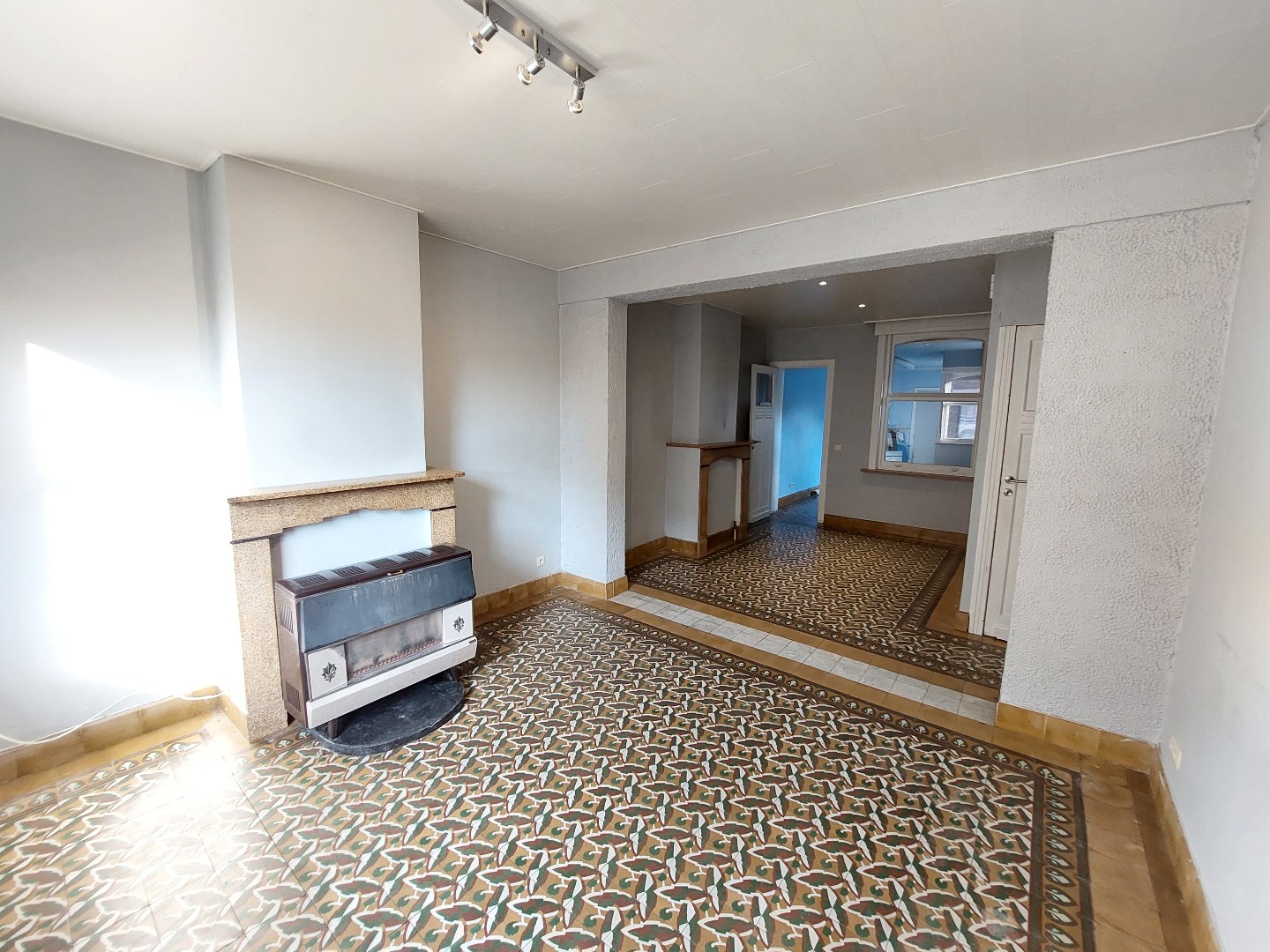 Woning nabij het centrum met 3 slaapkamers + magazijn - foto 5