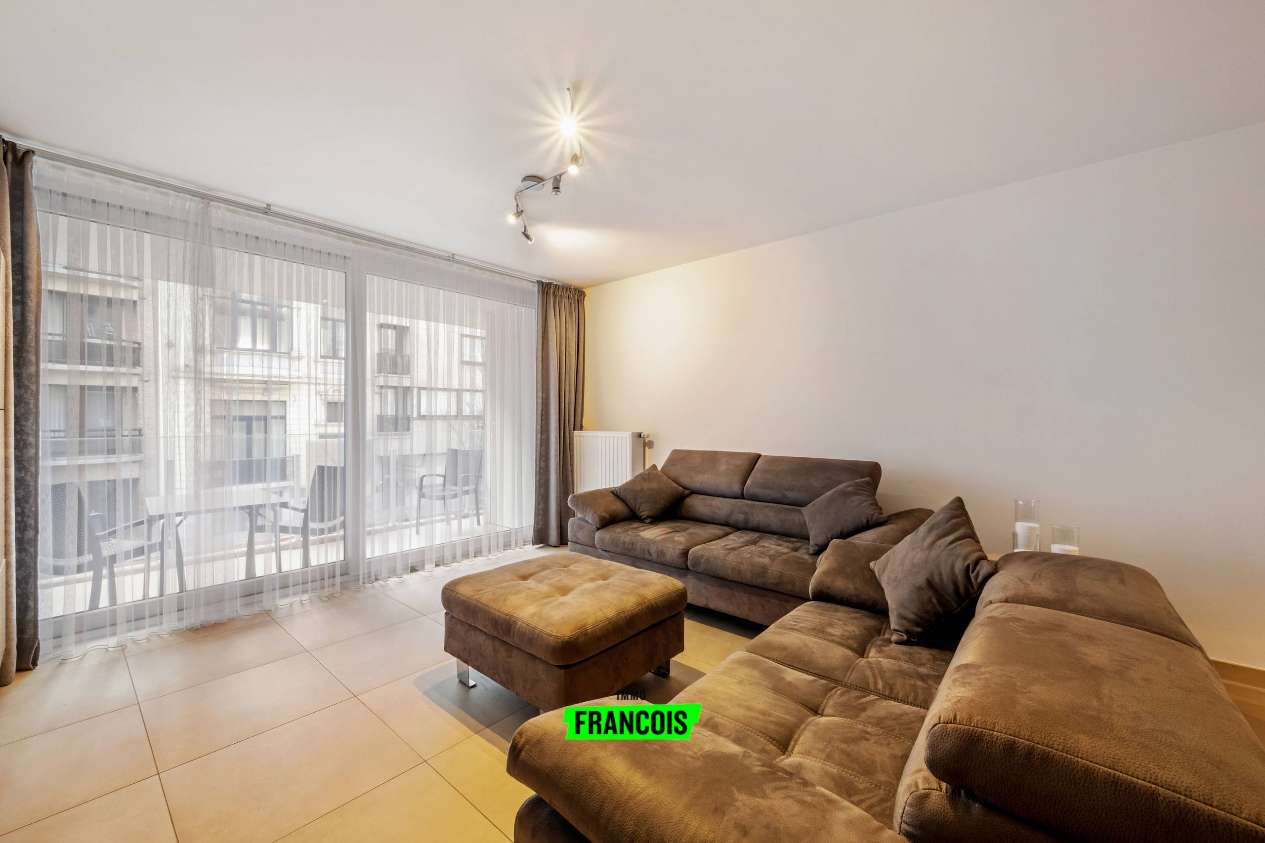 Instapklaar appartement in modern gebouw nabij Petit Paris te Oostende. - foto 2