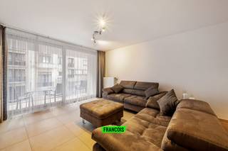 Dit ruime tweeslaapkamerappartement is gelegen aan Petit Paris te Oostende. In de omgeving zijn er talrijke buurtwinkels, openbaar vervoer en...