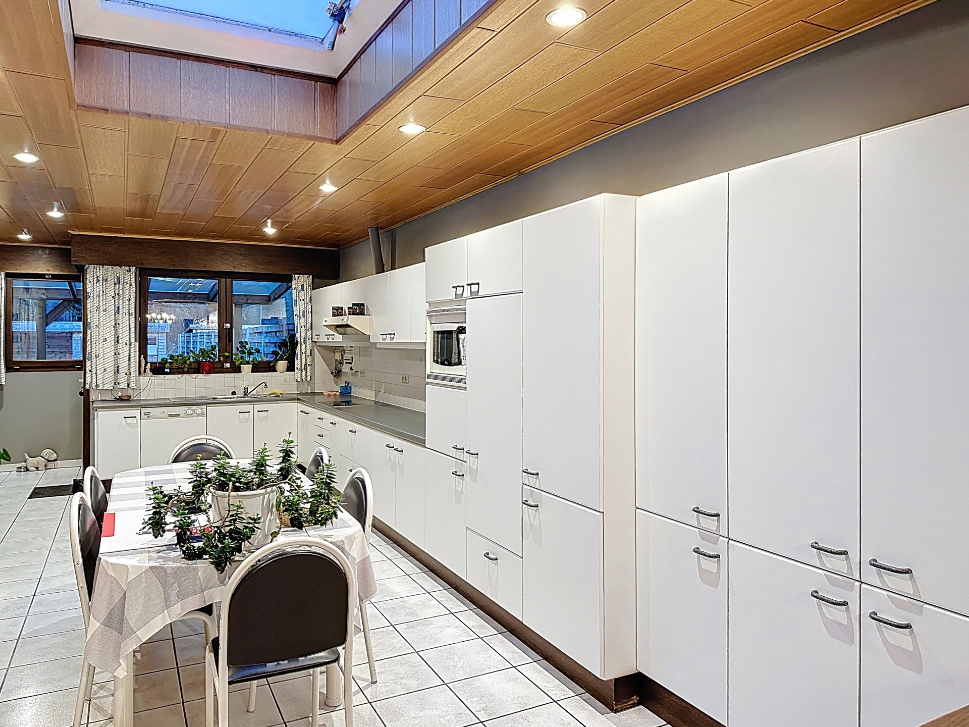 Woning in half-open bebouwing met tuin en garage - foto 3