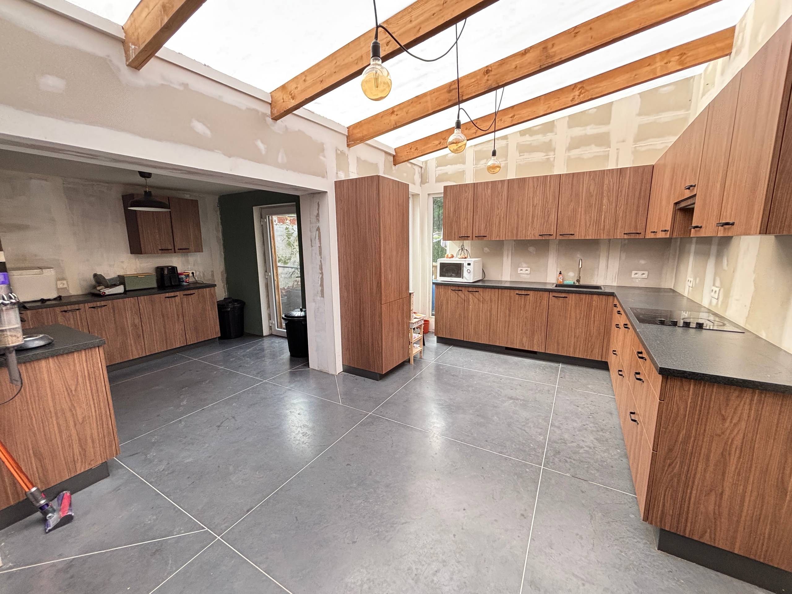 Elverdinge - Ruime woning met 5 slaapkamers en garage - foto 5