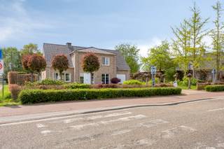 [[ DIT PAND NEEMT DEEL AAN DE ERA OPEN HUIZEN DAG OP 13/6 VAN 11:00 TOT 12:00 ]]Halen: instapklare villa te koop op perceel van ca. 27 are en...
