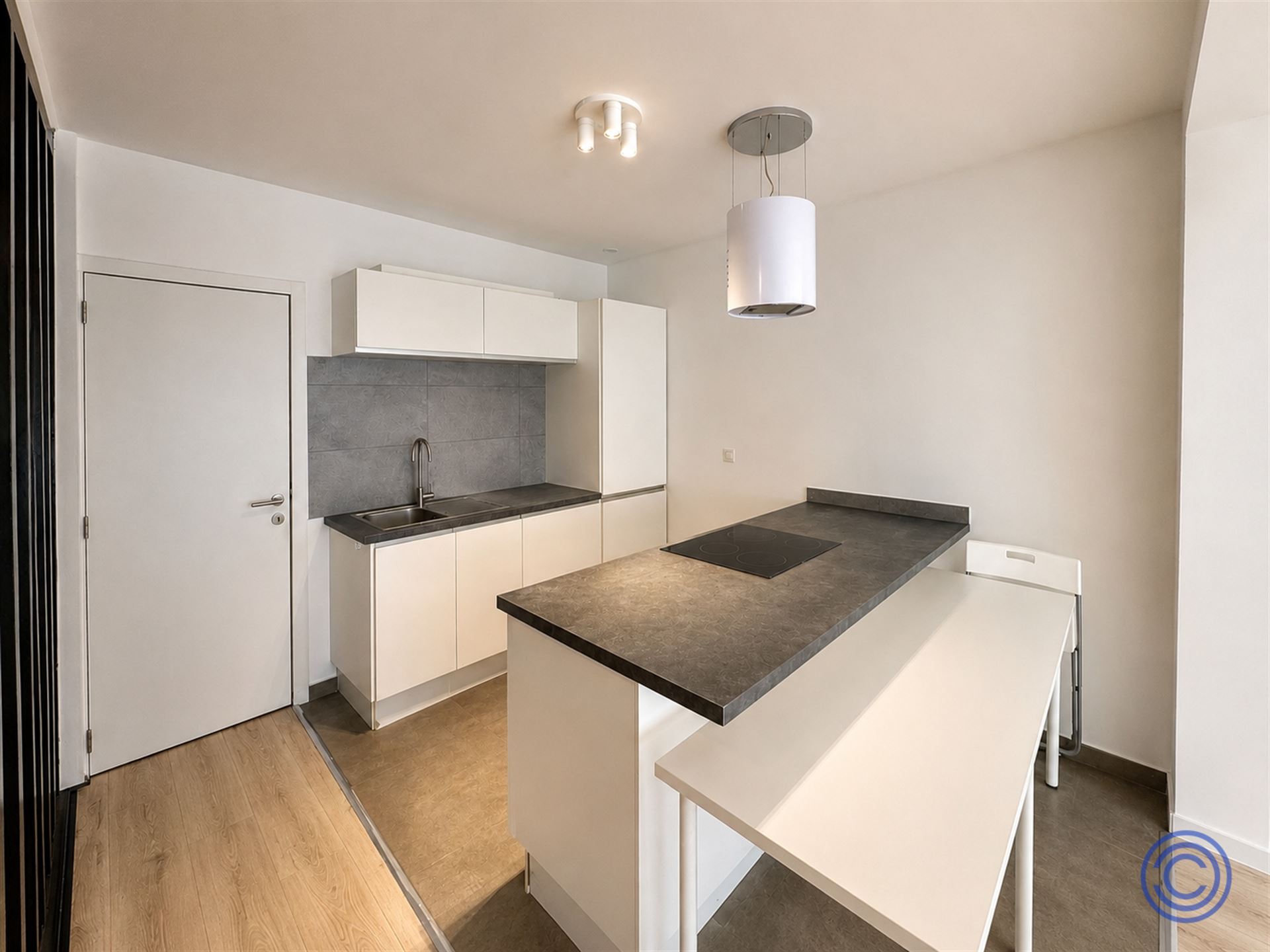 Ruime duplex met 2 slaapkamers in centrum Antwerpen! - foto 3