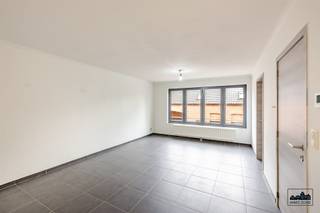 Ontdek dit lichtrijke en centraal gelegen 2-slaapkamerappartement, ideaal als eerste eigen woning of als zorgeloze investering. Dankzij de...
