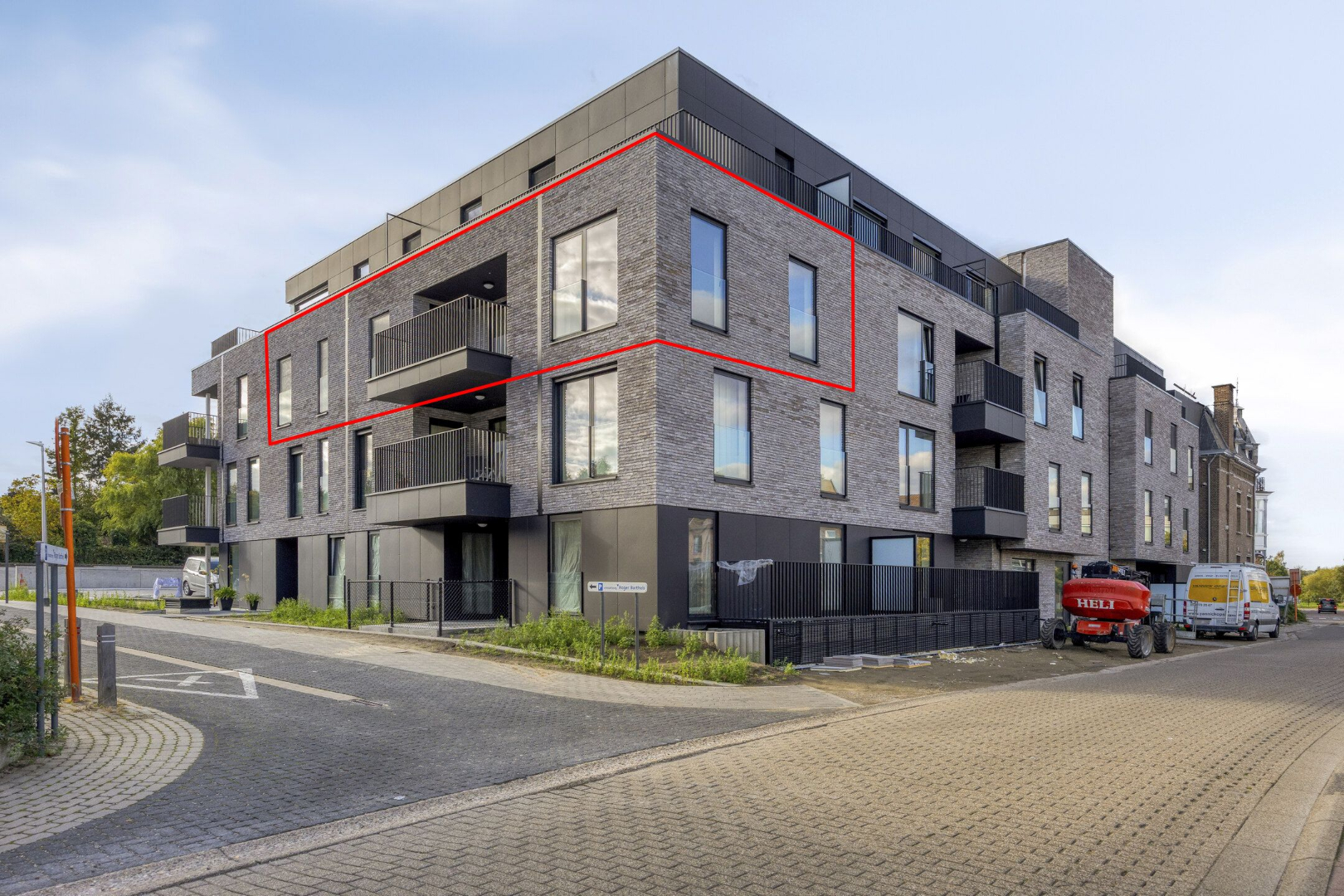 Stijlvol nieuwbouwappartement met 2 slaapkamers en zonnig terras in hartje Lanaken! - foto 2