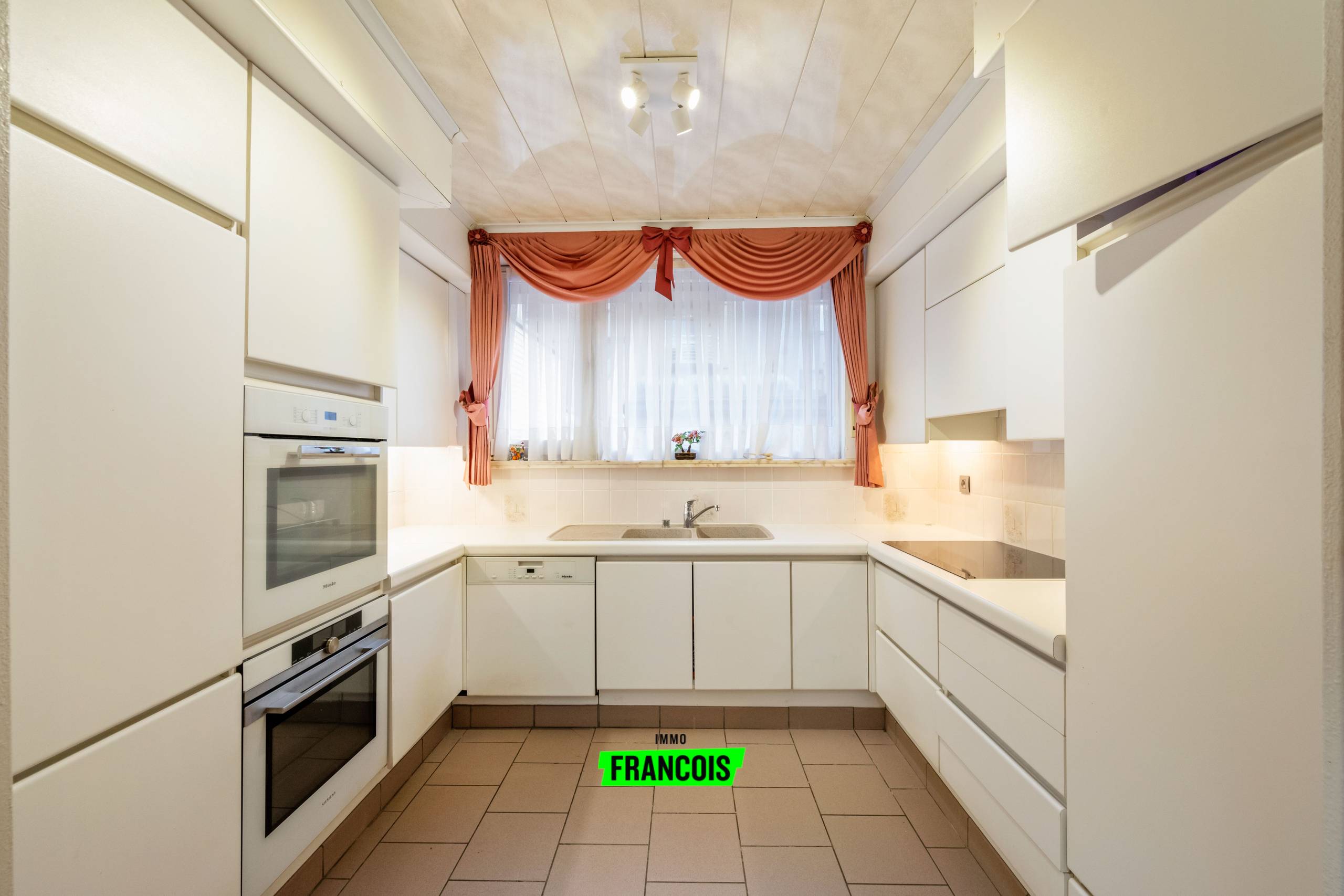 Charmante woning met zonnige buitenruimte op toplocatie nabij zee en duinen te Bredene. - foto 5