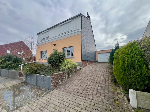 Te renoveren, goed gelegen woning - foto 2