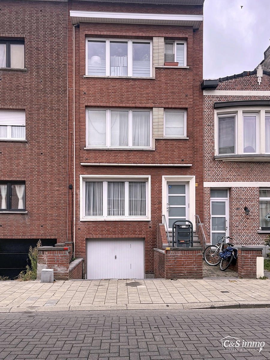 Verzorgd appartementsgebouw op een boogscheut van het Rivierenhof - foto 1