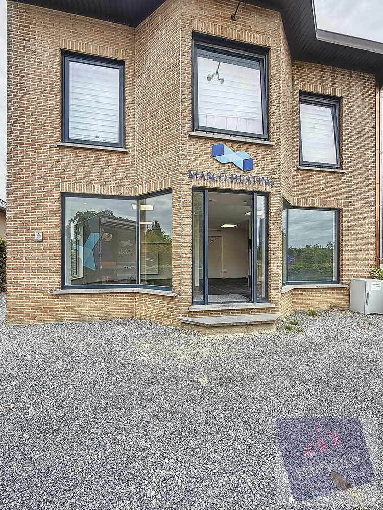 Te huur: commerciële topper op zichtlocatie in Hasselt! - foto 2