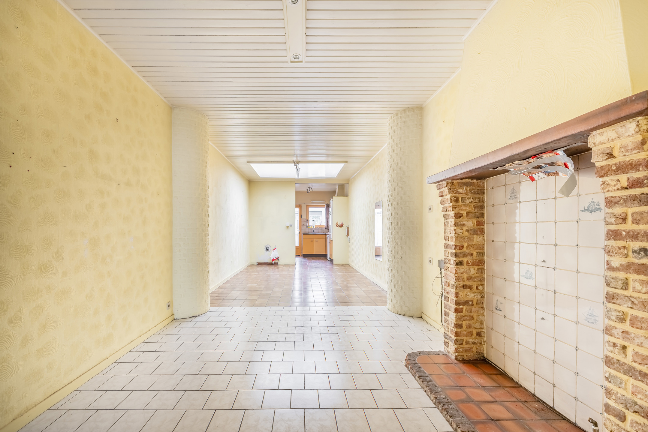 te renoveren woning met 3 ruime slaapkamers , garage en tuin - foto 4
