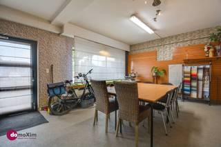 Mixed use / income property near the center of Muizen Are you looking for a versatile property with living comfort and interesting yield potential?...