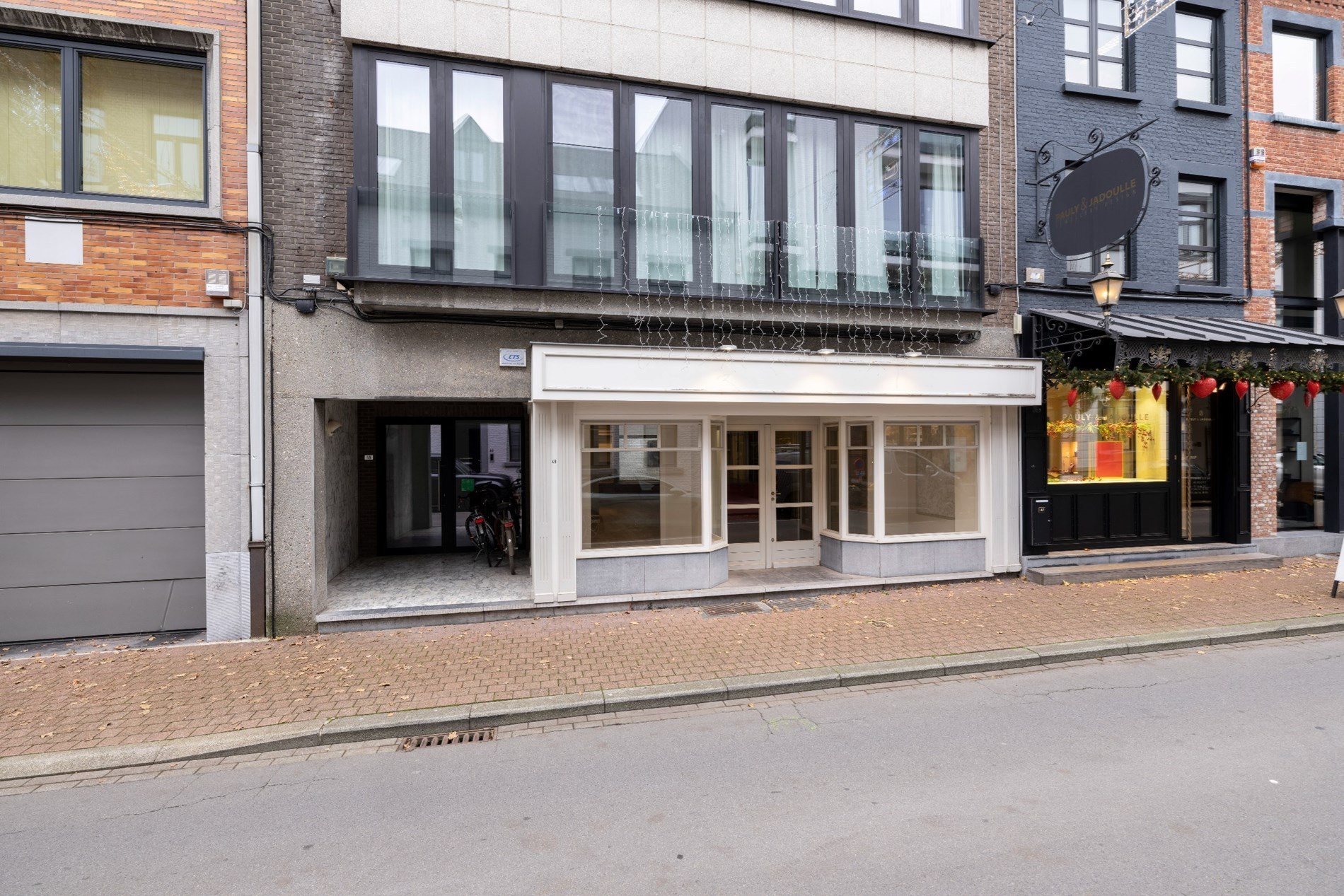 Ideaal gelegen handelspand van +-106m² met kelder en extra bureauruimte in de Aldestraat te Hasselt. - foto 3