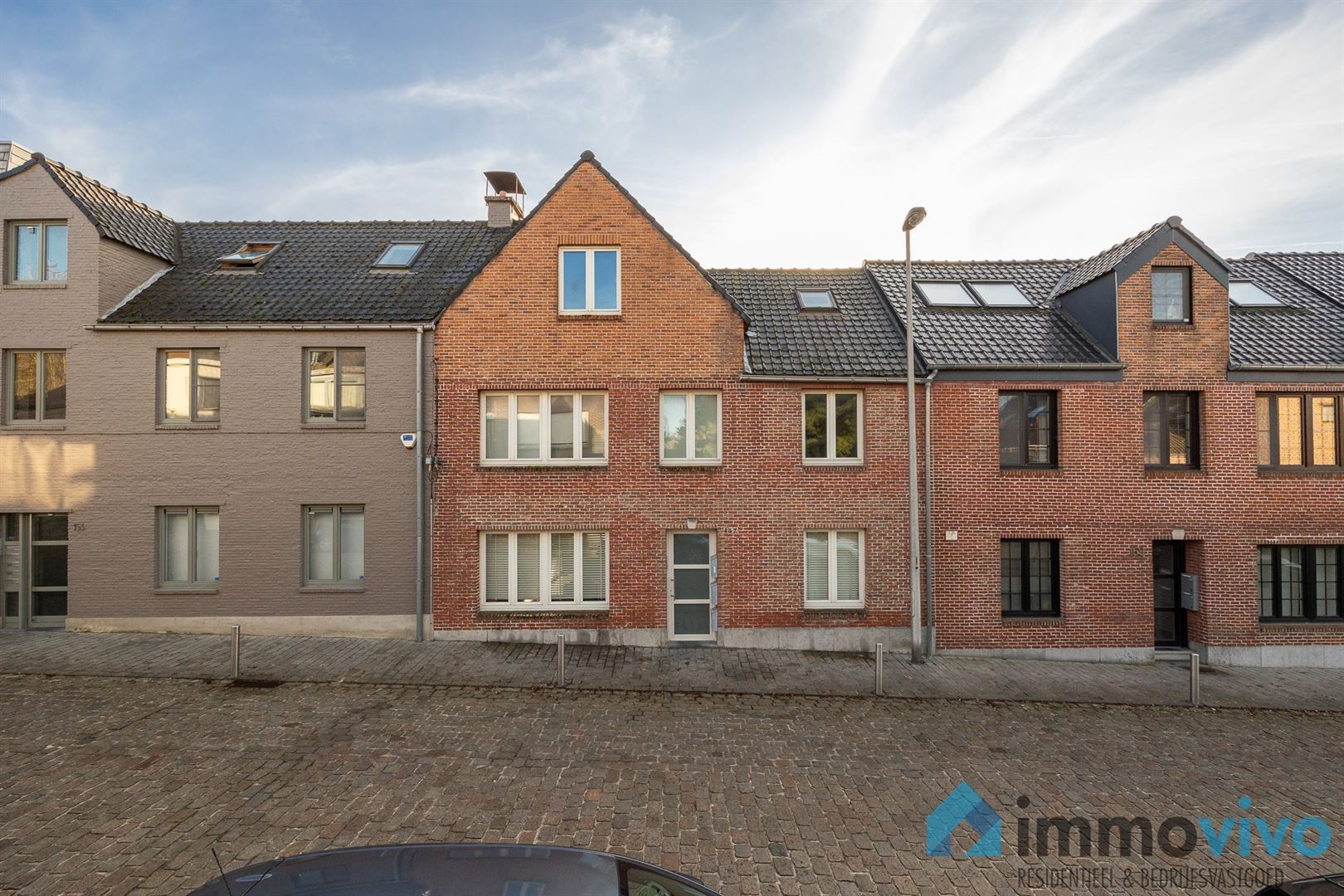 Gelijkvloersappartement met 2 slaapkamers en terras. - foto 1