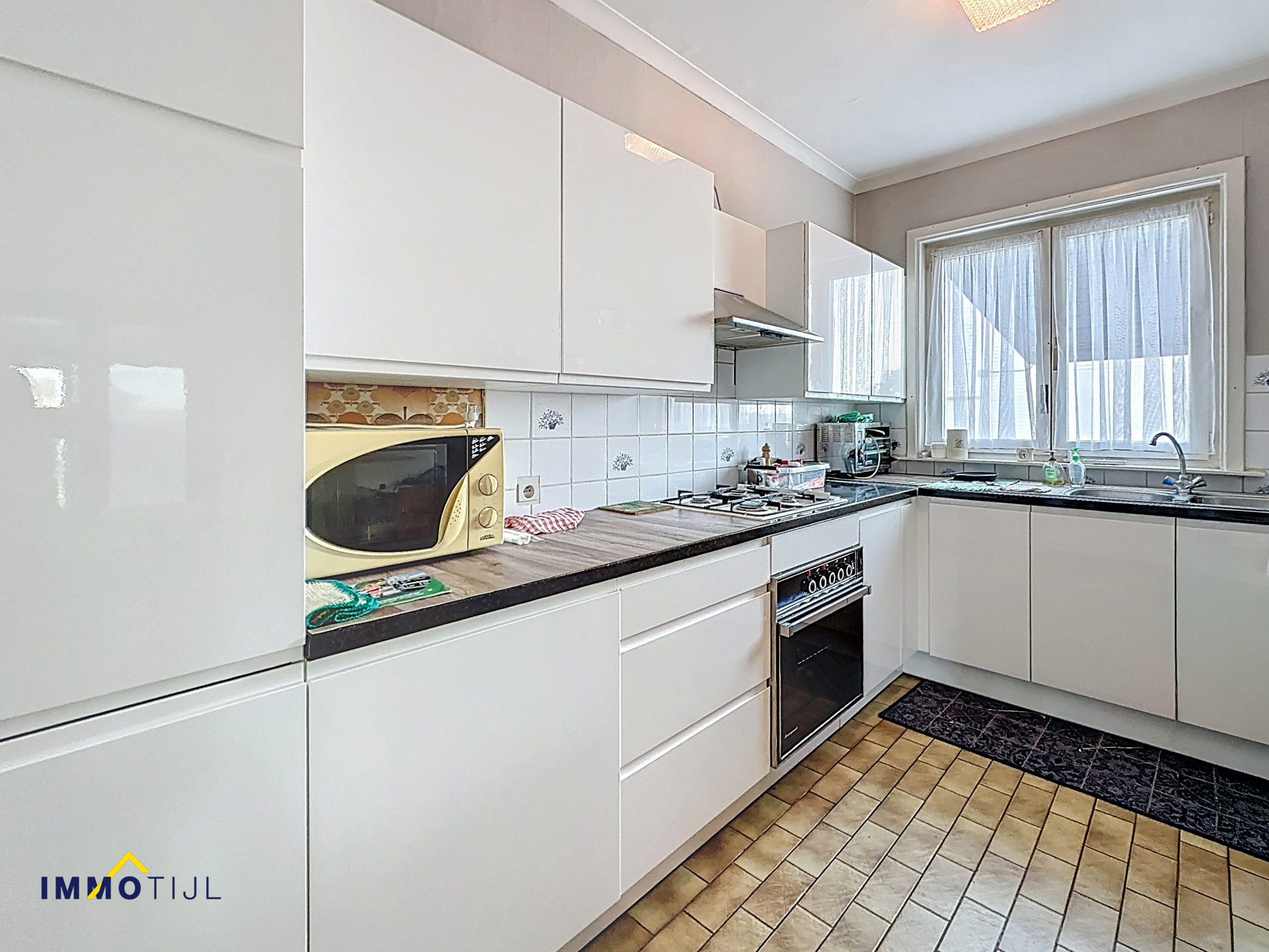 Bungalow met zonnige tuin en garage in rustige wijk! - foto 4