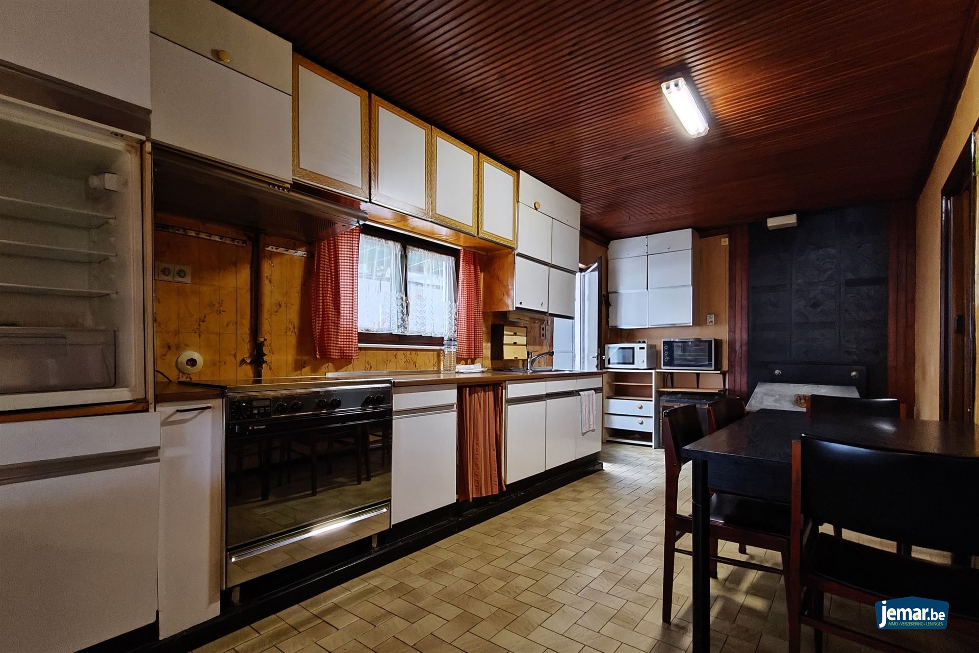 Op te frissen woning op zeer gunstige locatie nabij het centrum van Lanaken - foto 4