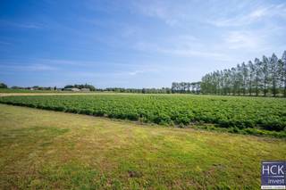 De liggingDeze eigendom bevindt zich te Wortegem-Petegem (Ooike) langsheen de verbindingsweg 'Oudenaarde-Kruishoutem' en beschikt over een...