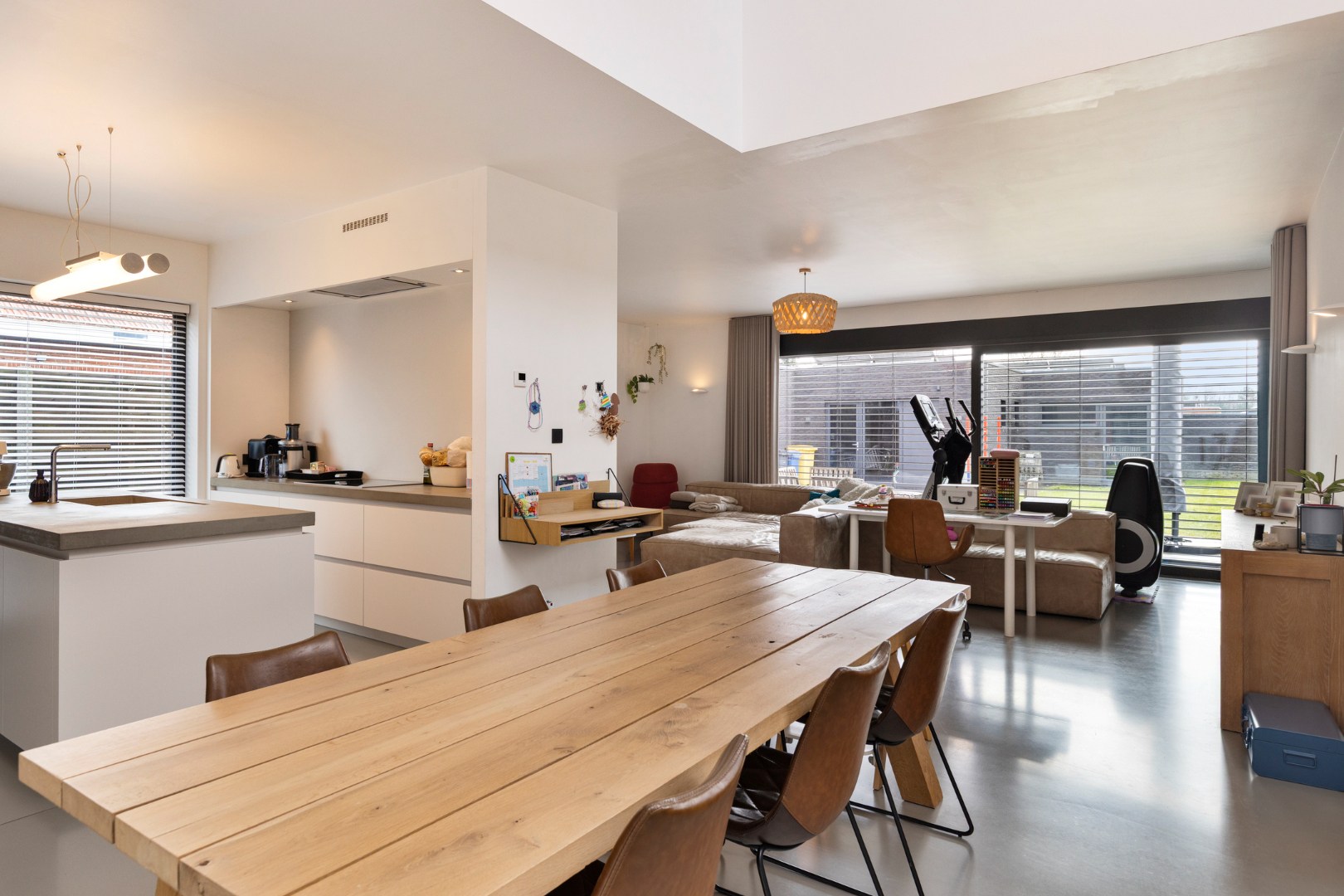 Moderne energetische woning met 4 SLPKS en bijgebouw ! - foto 2