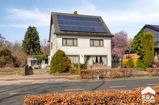 Te renoveren gezinswoning (221m²) op 910m² te koop in Lommel!Lommel-Stevensvennen: ruime gezinswoning met 4 slks op 910m² in groene omgeving.Troeven:...