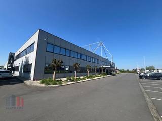 Deze kantoorruimte profiteert van een topligging met maximale visibiliteit langs de N60. De locatie biedt een vlotte verbinding richting...