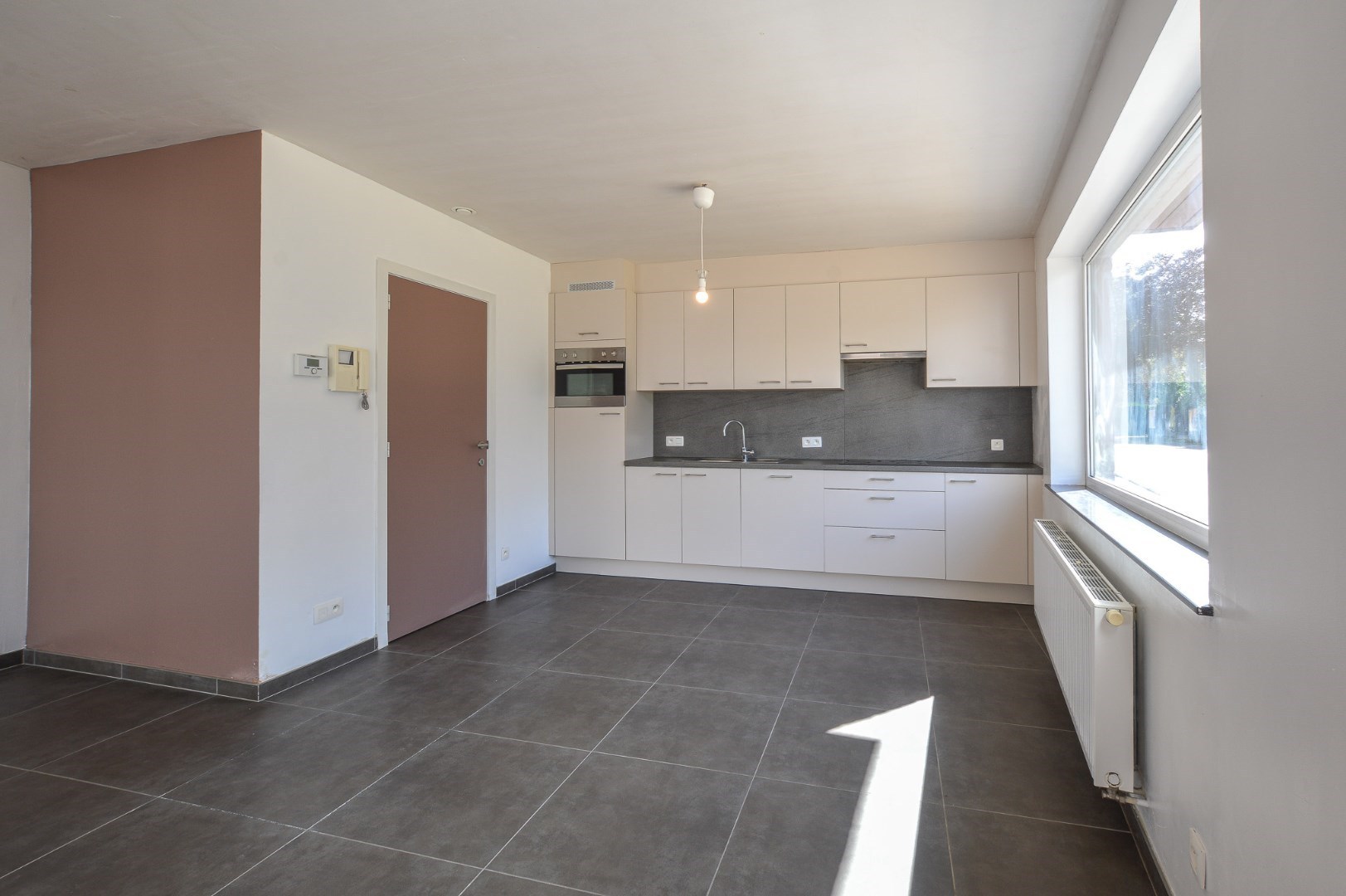 Gelijkvloers appartement met 1 slaapkamer in het hartje van Oudenburg - foto 5