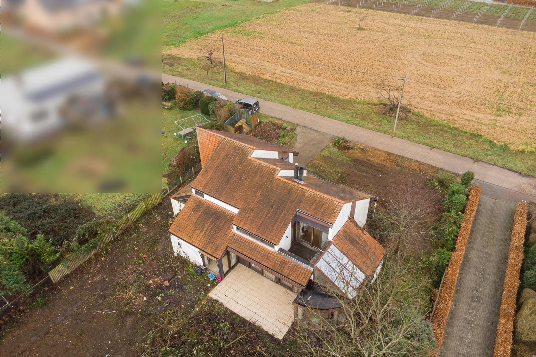 Te renoveren split-level villa met 4 slk + bureel op 1.924m² - foto 1