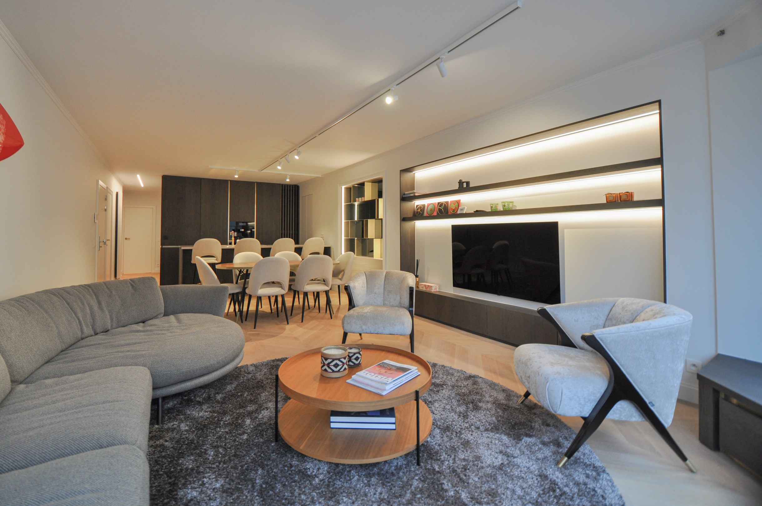 Hoogwaardig volledig gerenoveerd appartement met zijdelings zeezicht en zicht op de Kustlaan. - foto 4