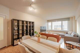 In de geliefde Maria-Theresiastraat, pal in het bruisende centrum van Leuven, bevindt zich dit perfect onderhouden appartement met een...