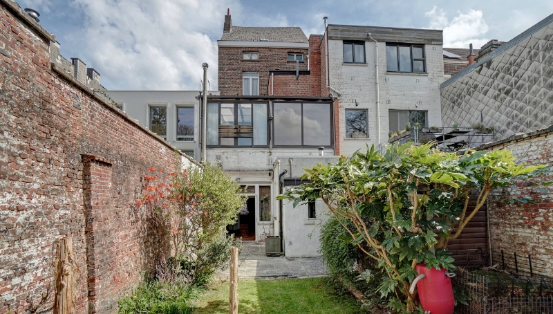 Ruime herenwoning met mogelijkheid praktijkruimte op 1 are 79 ca met stadstuintje - foto 2