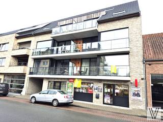 Deze appartement is gelegen op de eerste verdieping van een kleinschalige recente nieuwbouw residentie.Dit pand is voorzien van alle hedendaags...