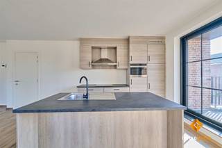 Dit recent 2-slaapkamerappartement is gelegen op de eerste en tweede verdieping van een kleinschalige residentie, bestaande uit slechts...