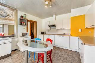 Te renoveren HOB met 2 slaapkamers gelegen op een perceel van 3a47ca te Ham. Belangrijkste troeven:- Centrale ligging in de nabijheid van het centrum...